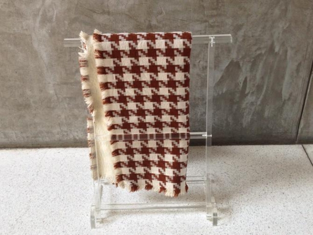 Scheibe lucite blanket rack